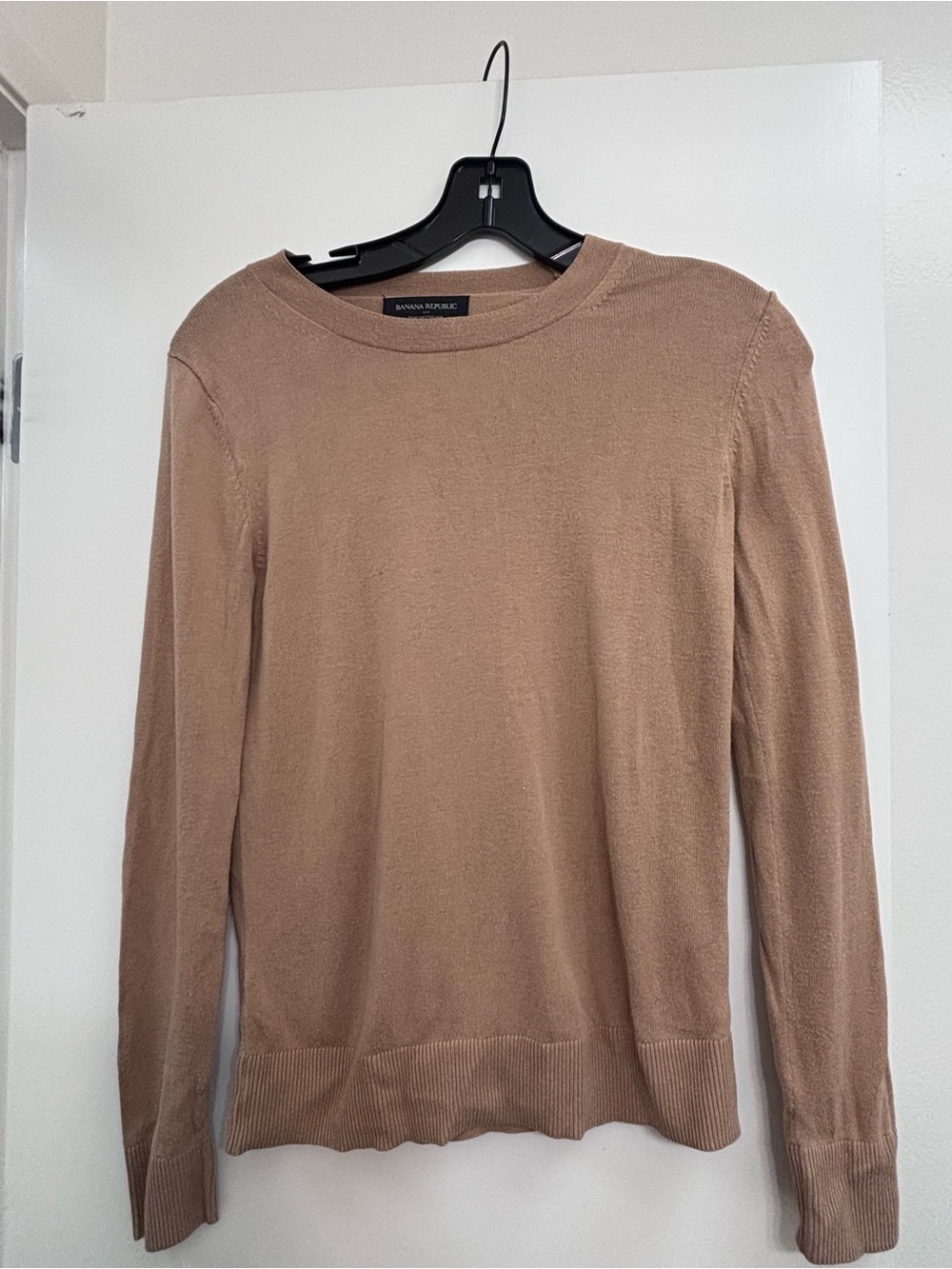 Banana Republic Crewneck Sweater in Camel